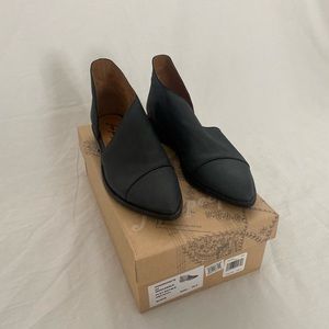 BRAND NEW Free People Black Royale Flat